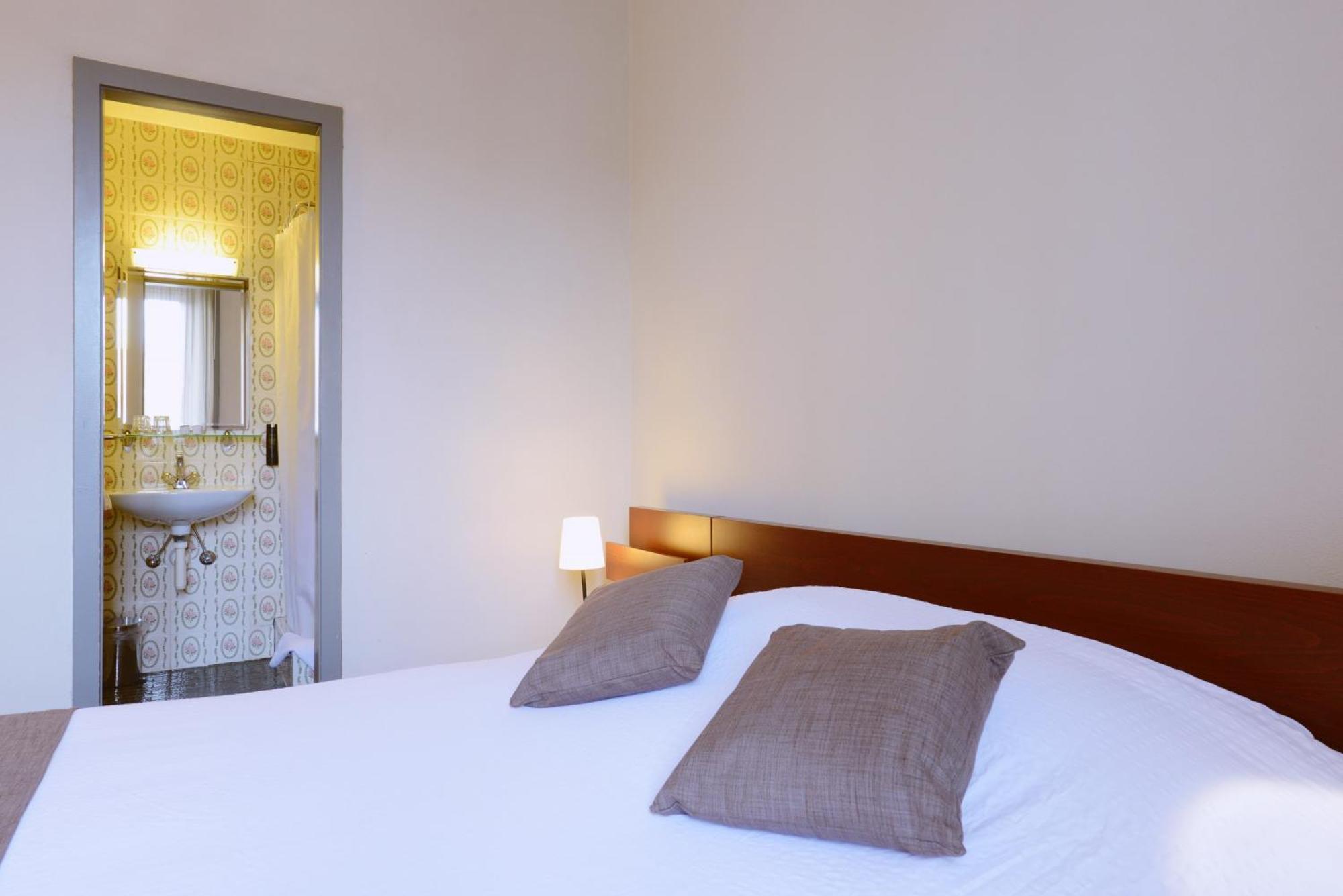Hotel Du Marche لوزان الغرفة الصورة